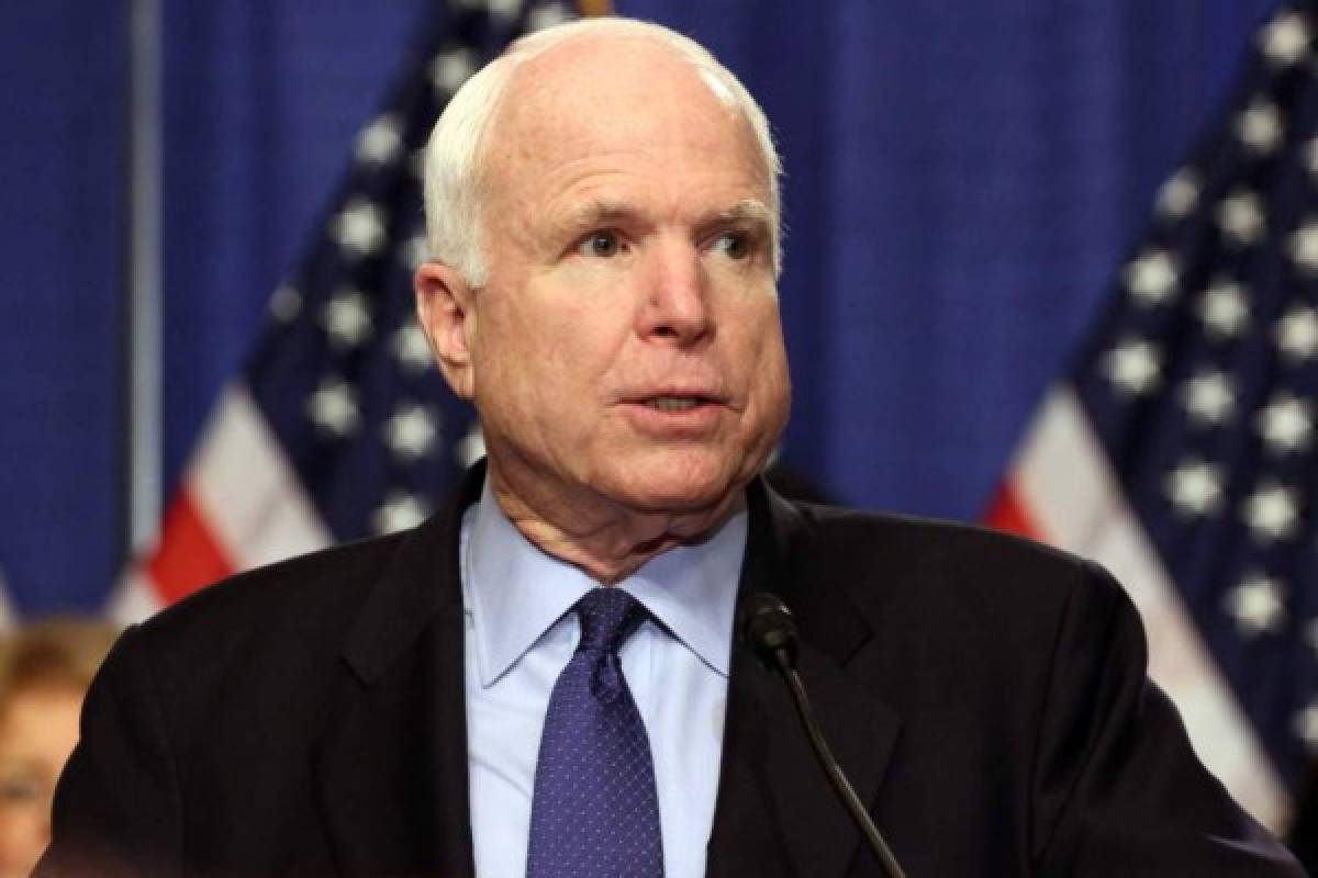 John McCain, partidario desde hace años de una intervención estadounidense, celebró el ataque. Foto AFP