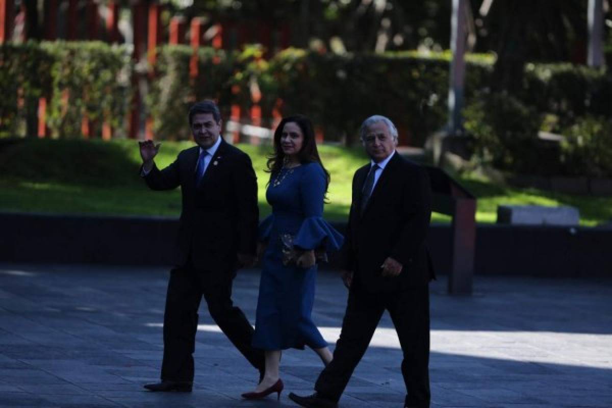 El vestido que usó Ana García de Hernández, la primera dama de Honduras, en toma de posesión de López Obrador