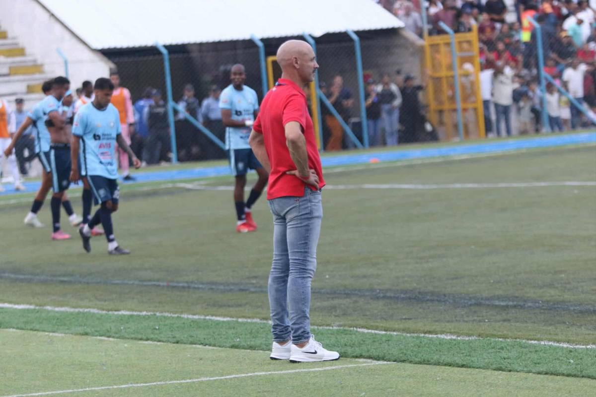 Eduardo Espinel y las razones que lo impulsaron a poner la renuncia en Olimpia