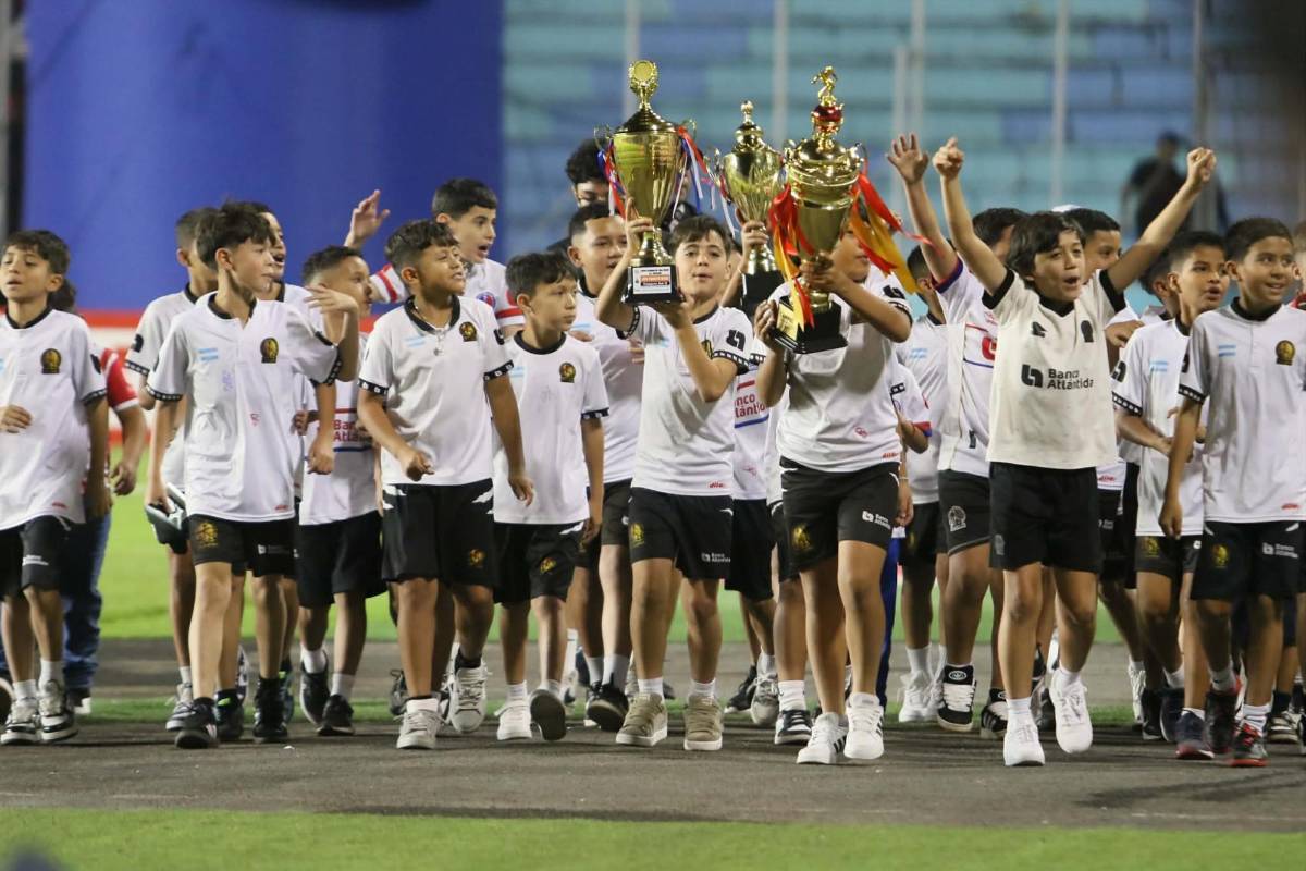 No se vio en tv: Arreglos en el Nacional, los campeones y novedades en lista de Olimpia