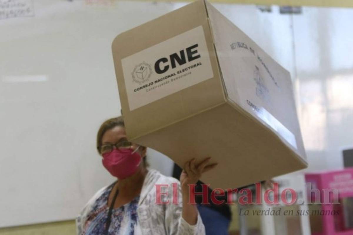 Con mascarillas y medidas de bioseguridad se desarrollan atípicas elecciones primarias (Fotos)