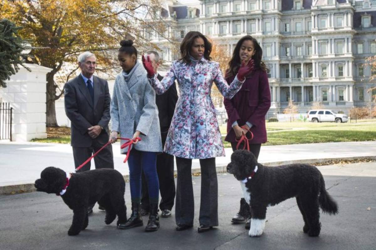 Michelle Obama no se despega de sus hijas y trata de seguir siendo su confidente.