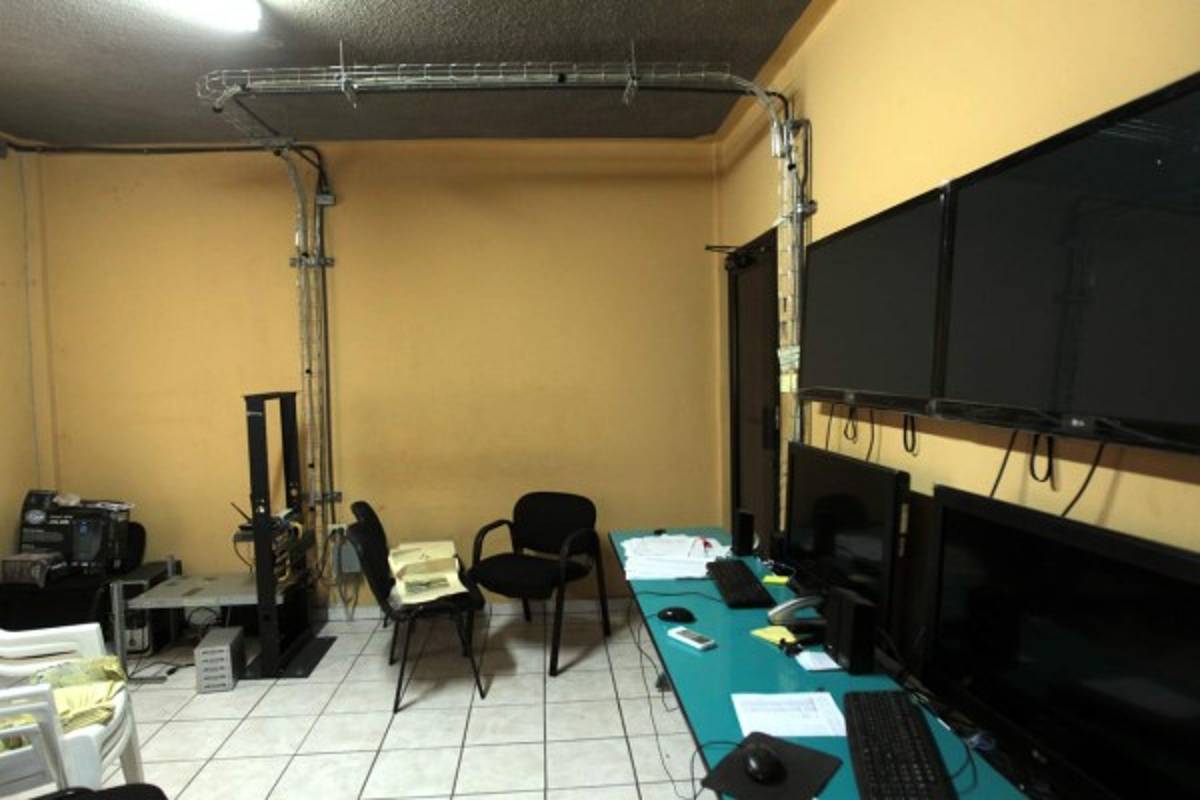 De farsa califican usuarios sistema de cámaras en buses