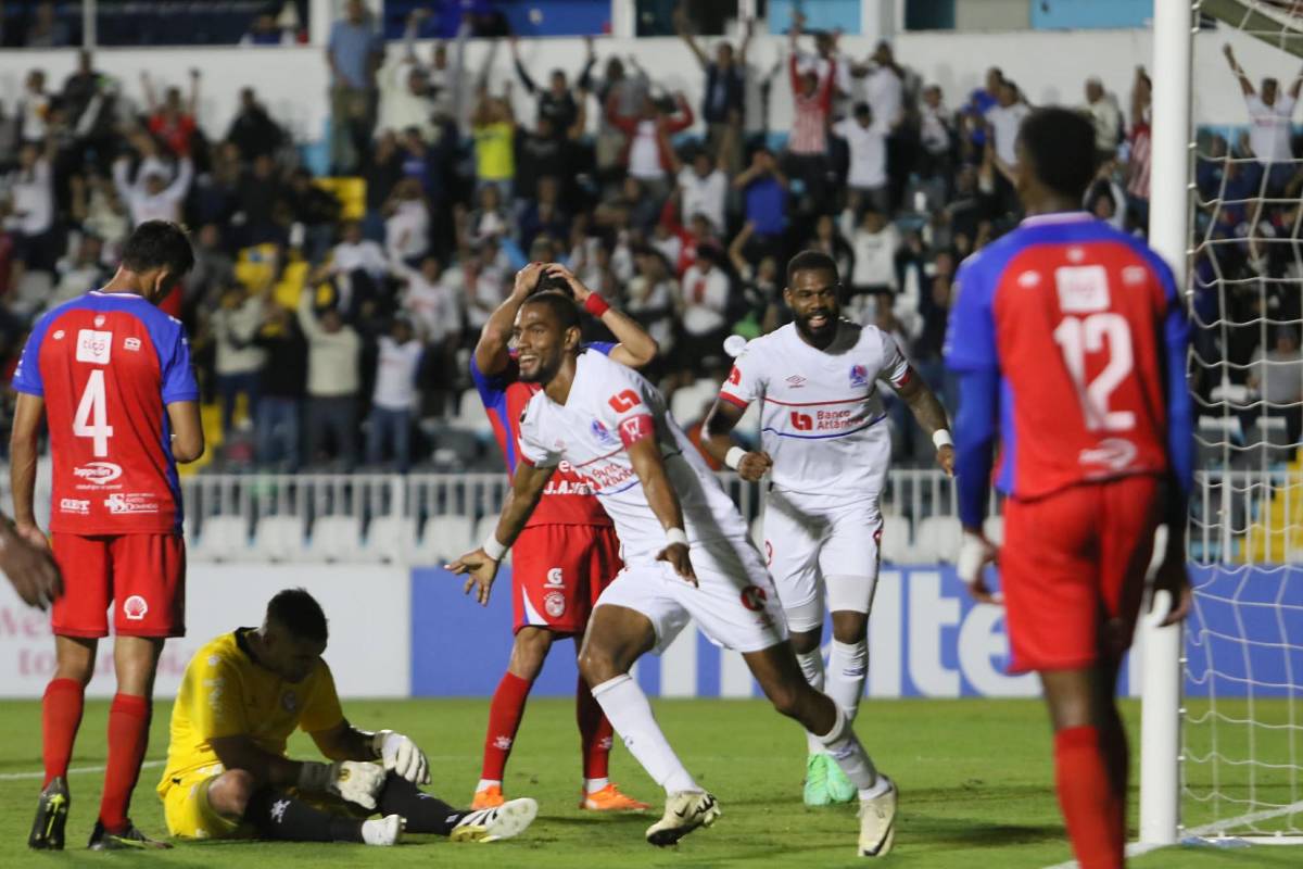 Debut en Olimpia, bronca de Xelajú, lo que hizo Nasralla y fiesta por la clasificación en Concacaf