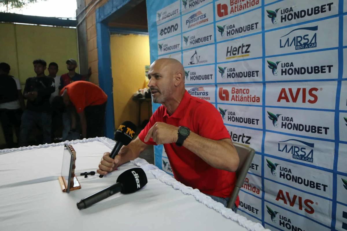 Eduardo Espinel y las razones que lo impulsaron a poner la renuncia en Olimpia