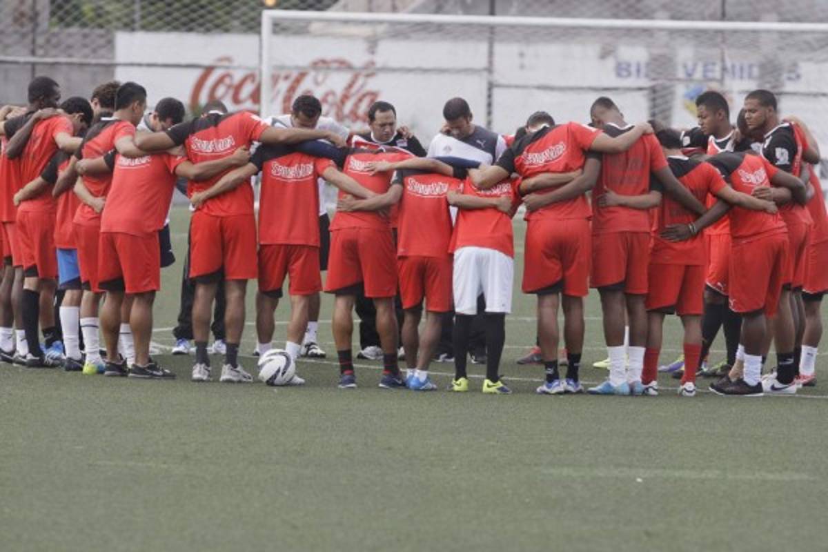 'Nosotros necesitamos uno o dos delanteros en el equipo”