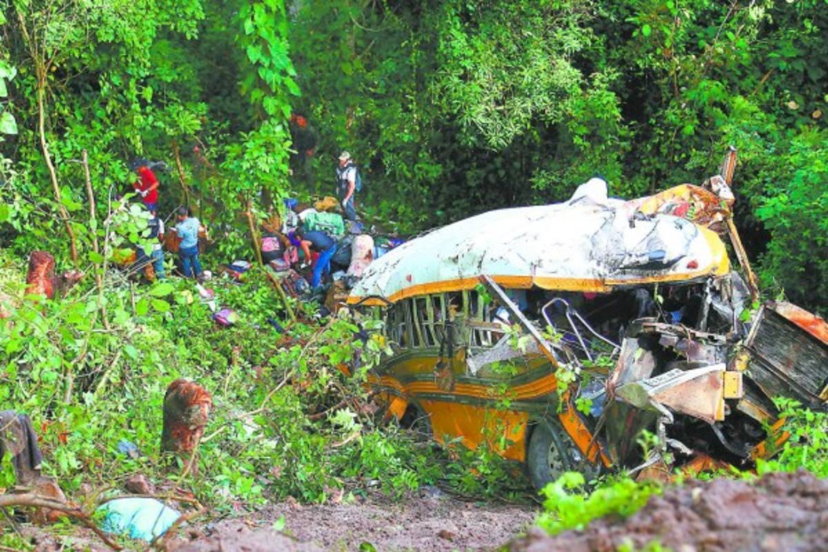 Honduras: Conductor de bus que transportaba a Testigos de Jehová salió con permiso falso