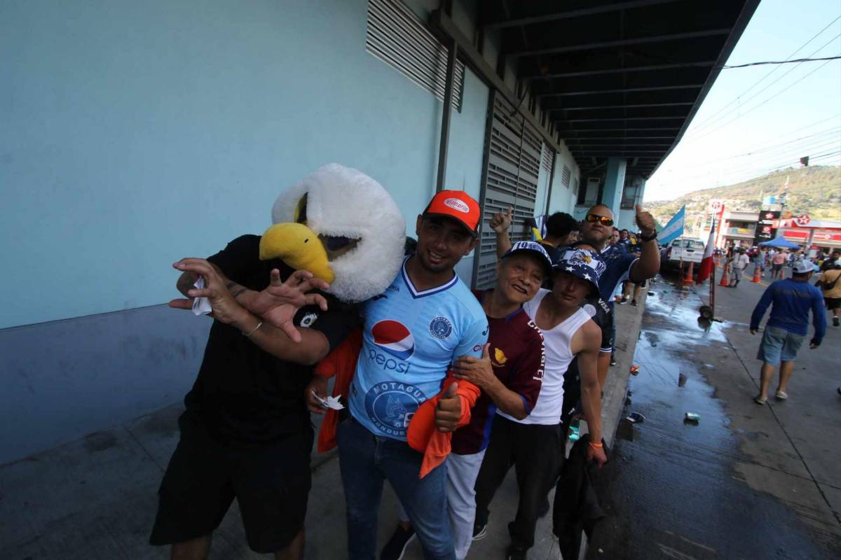 Exmundialista fue solicitado, lindas chicas de Motagua enamoran y Real España llega en silencio