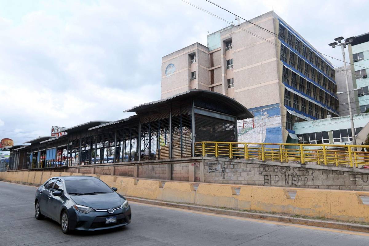 Estación del Trans-450 frente al HE será una sala de espera extendida