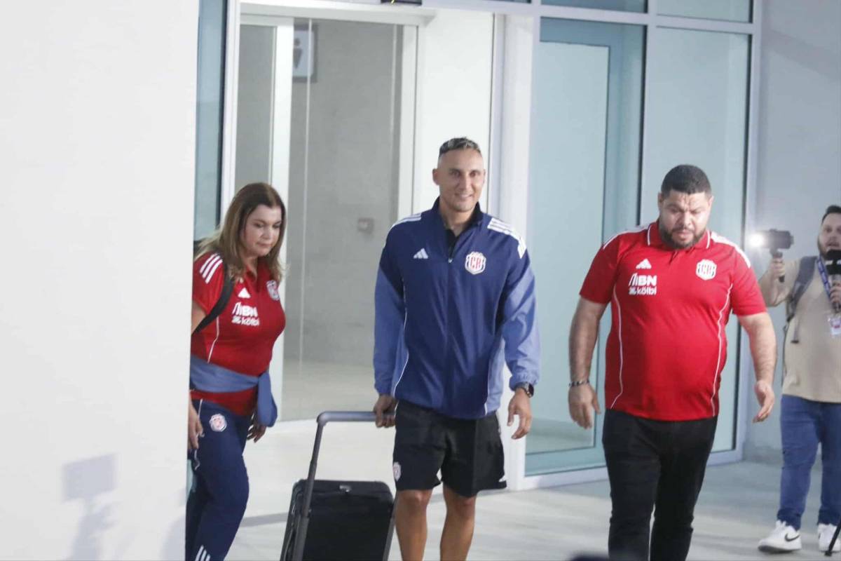 ¿Quién es la guapa dama que viajó con selección de Costa Rica a Honduras?