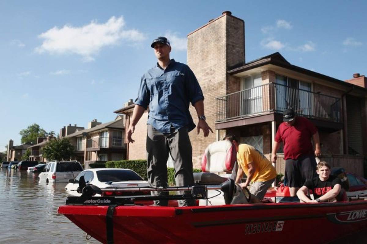 Autoridades reportan al menos 33 muertos por paso de devastador Harvey