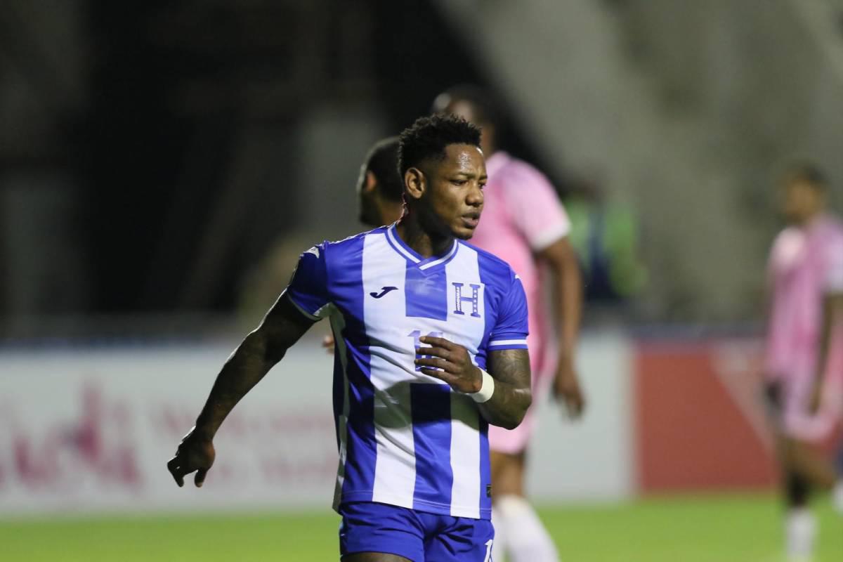 Jugador hondureño no regresa a su equipo, legionario la hace de periodista y los costosos bolsos