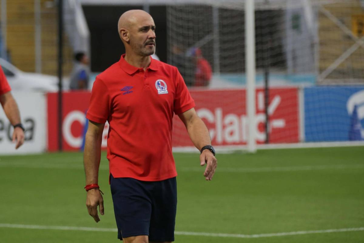 Victoria no se presentó, periodista enamoró y Olimpia en hecho nunca ante visto en Liga Nacional