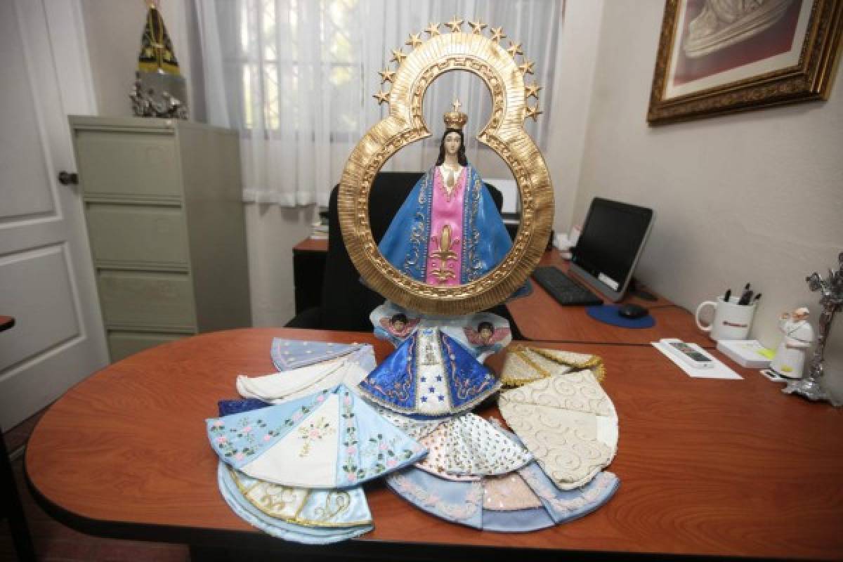 Tegucigalpa: Exponen el vestuario de la Virgen de Suyapa en la Basílica