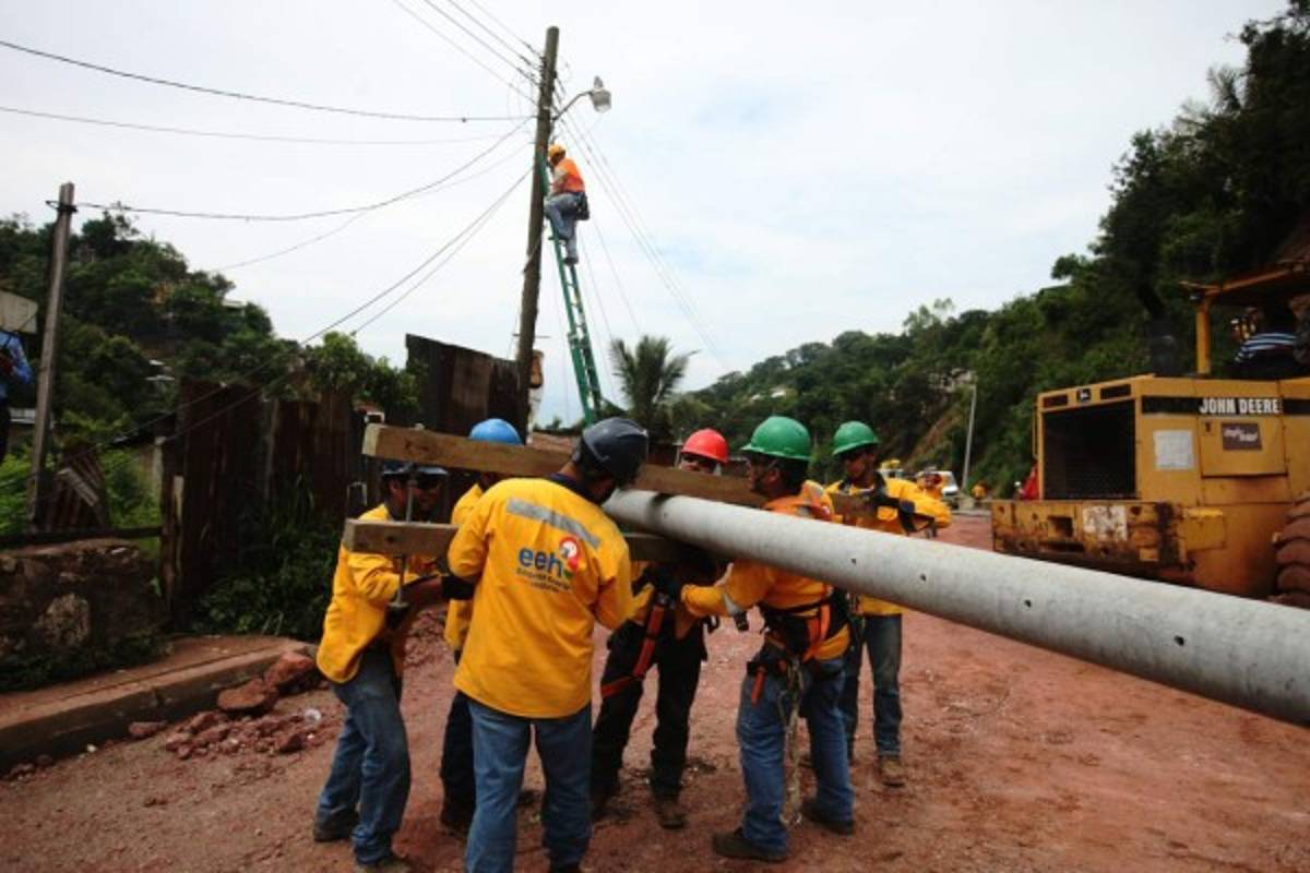 Desprendimiento de rocas a punto de causar tragedia en la Villa Nueva