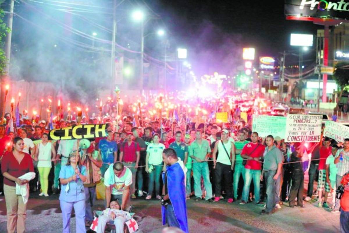 'Indignados' advierten de paralización este miércoles