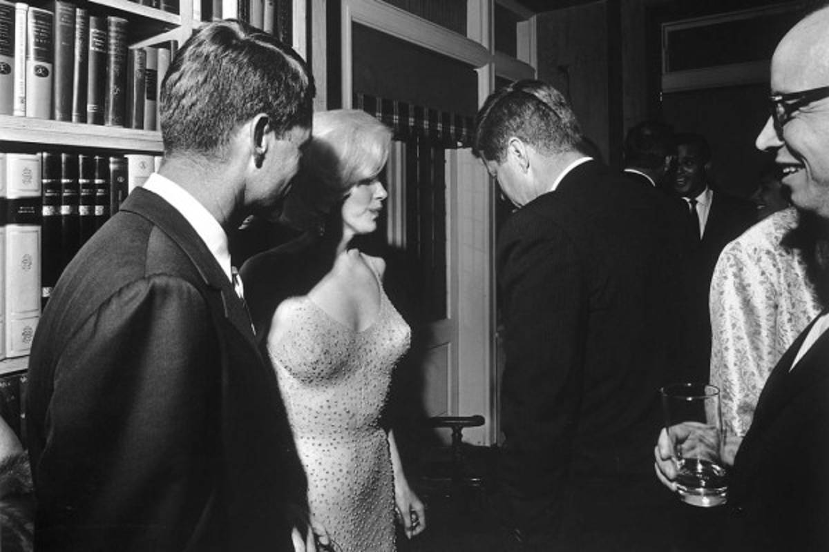 La mujer más deseada del mundo, Marilyn Monroe, está de fiesta