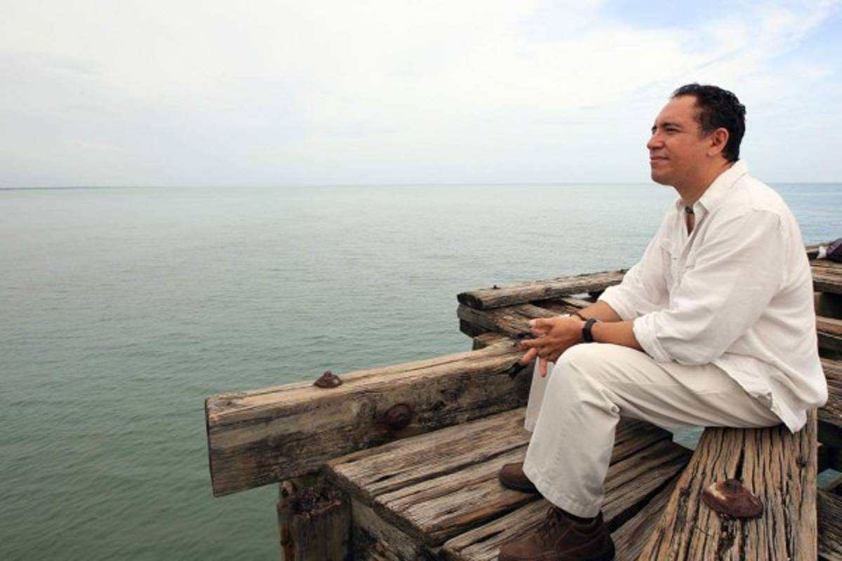 Lanzan libro póstumo de Guillermo Anderson