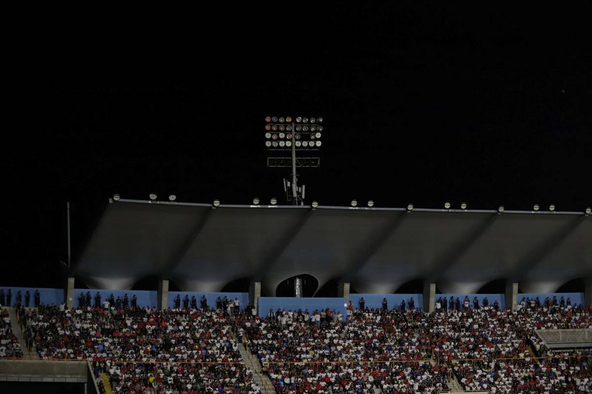Pelea entre jugadores, insólita interrupción, gol de Puskas y Olimpia celebra título ante Marathón