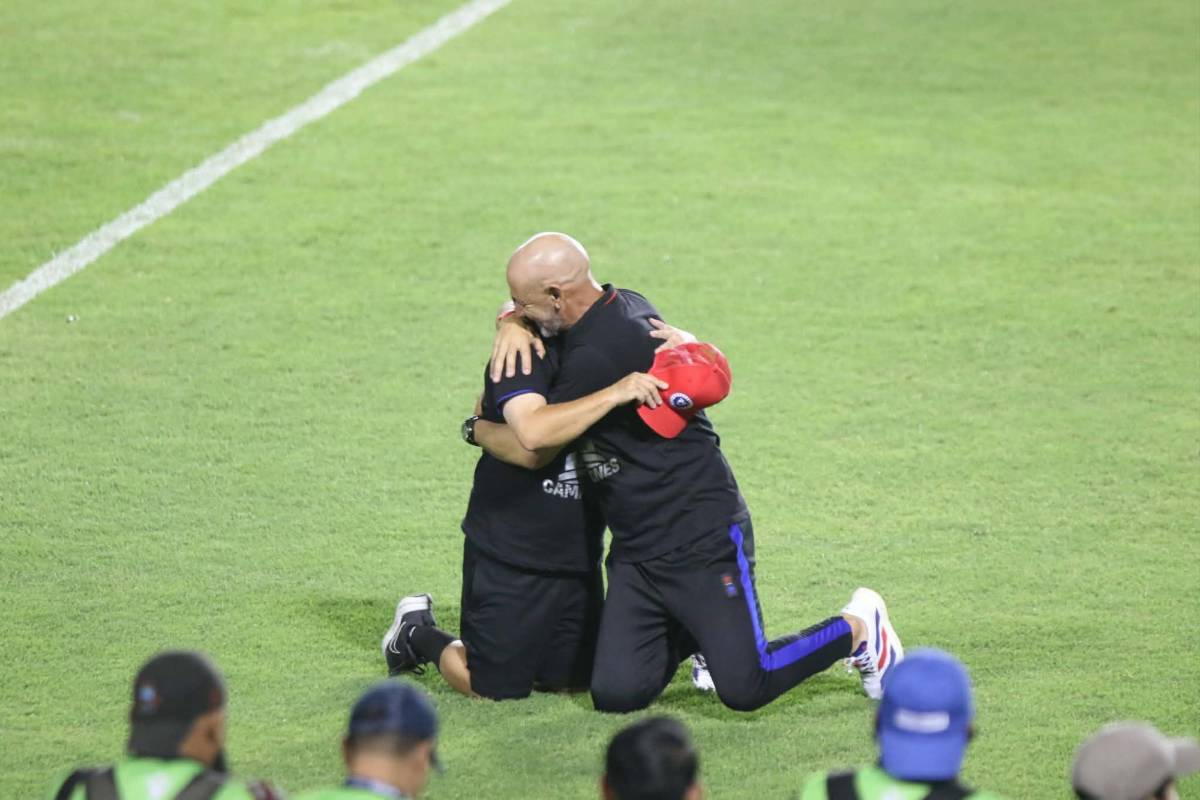 Olimpia liquidó a Motagua: Así fue la celebración del león tras ganar la Supercopa de Honduras