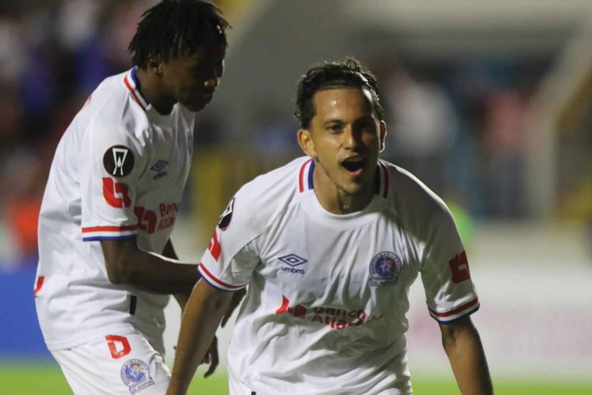 Polémica arbitral, sorprende héroe de Olimpia y sufrimiento ante Mixco en Copa Centroamericana