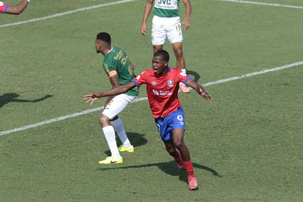 Pelea entre jugadores, fuerte polémica arbitral en gol de Marathón y Olimpia sale herido del Yankel