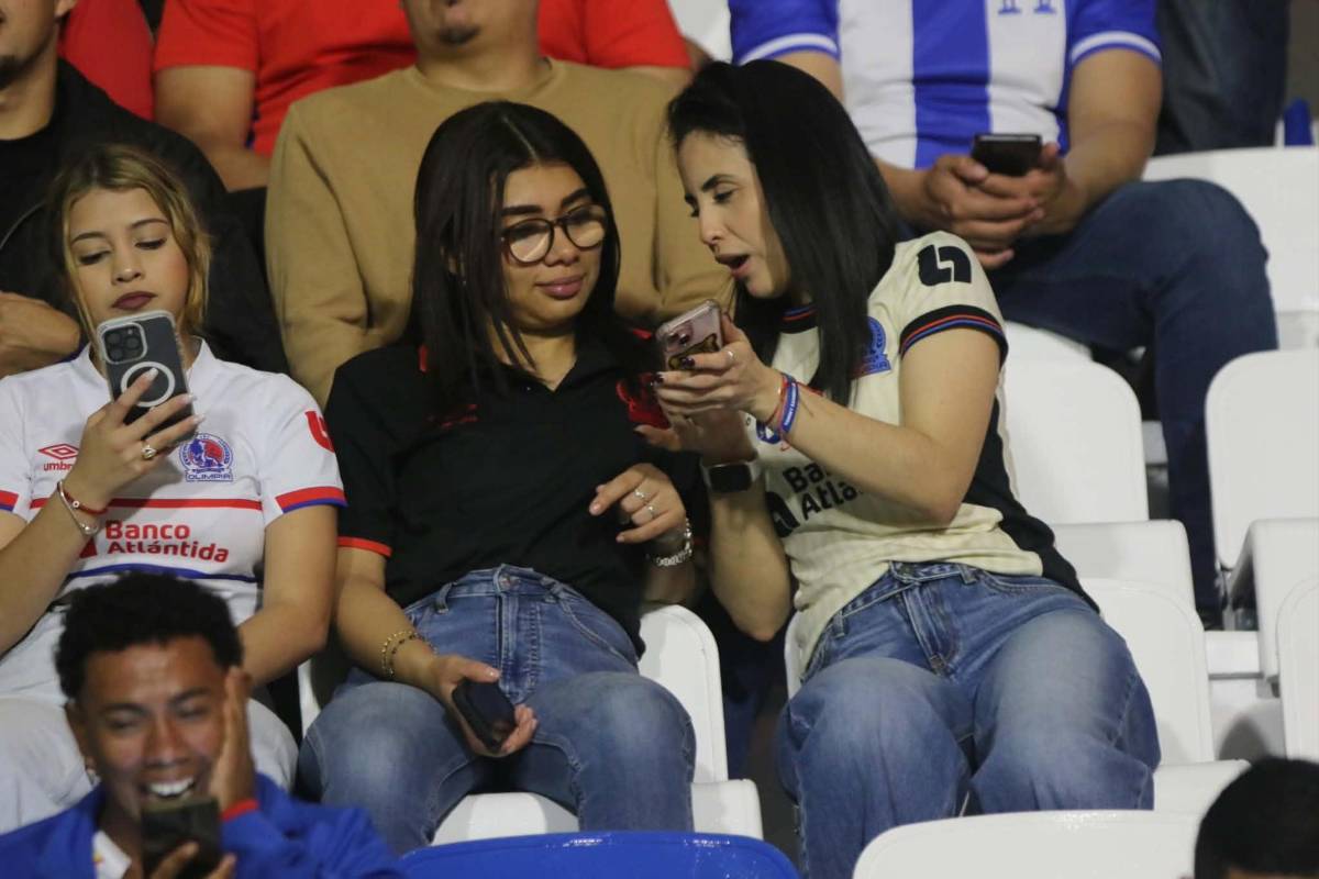 Llenazo en el Nacional y bellas chicas cautivan en semifinal de Olimpia ante Cartaginés