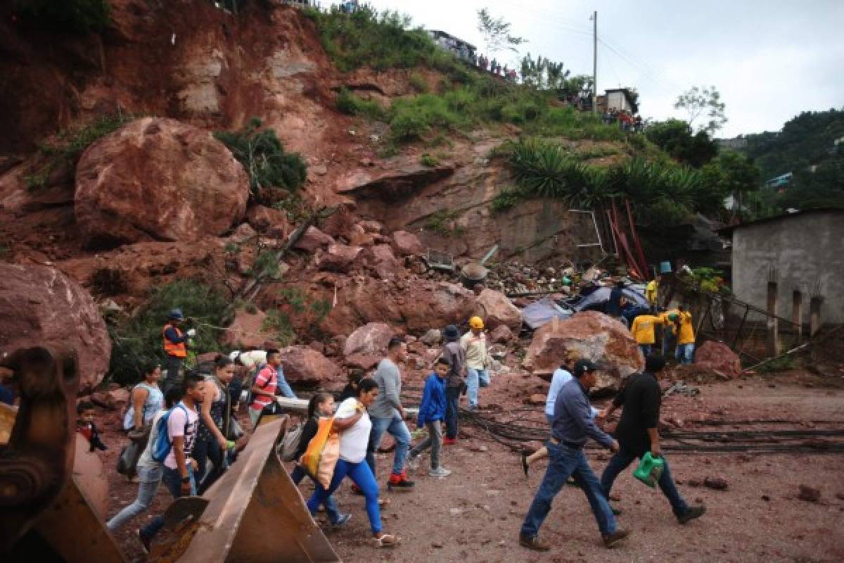 Desprendimiento de rocas a punto de causar tragedia en la Villa Nueva