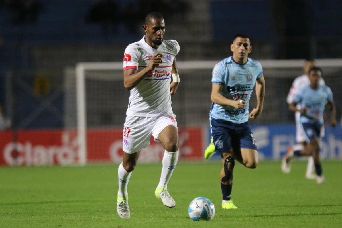 Bellas chicas, show de la Ultra Fiel, reconocimiento a figuras del Olimpia y los nuevos fichajes