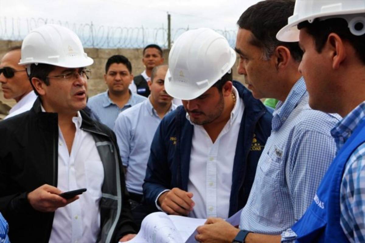 Presidente JOH visita centro escolar