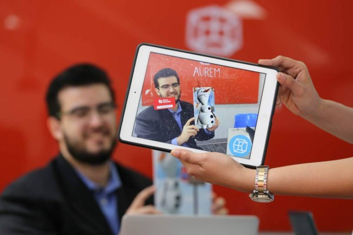Con Aurem los emprendedores ofrecen realidad virtual, aplicaciones móviles a la medida, desarrollo de software, páginas web, videojuegos, modelado 3D, branding, desarrollo de actividades BTL y producción audiovisual.