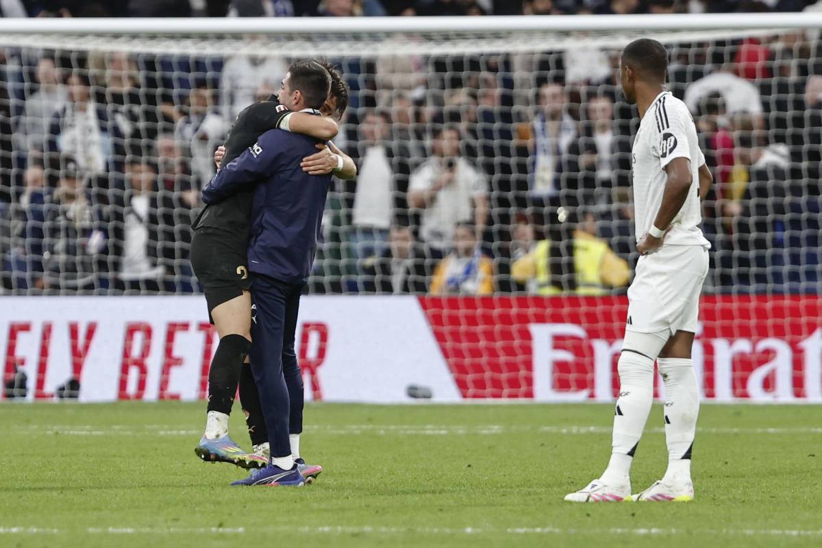Tristeza en Real Madrid tras caer ante Valencia y el 'regalito' que Vinícius no aprovechó Tristeza en Real Madrid tras caer ante Valencia y el 'regalito' que Vinícius no aprovechó