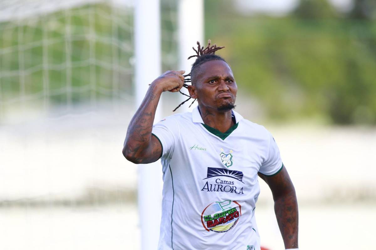 Tiktoker se roba las miradas, belleza y eufórica celebración en el Excélsior en triunfo de Platense