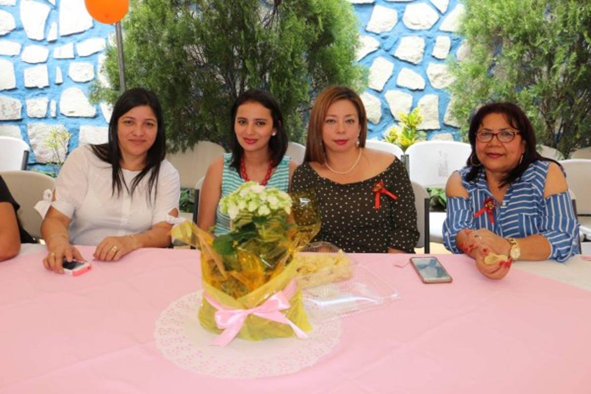 Una tarde de finos detalles y sorpresas para las mamás de Injupemp