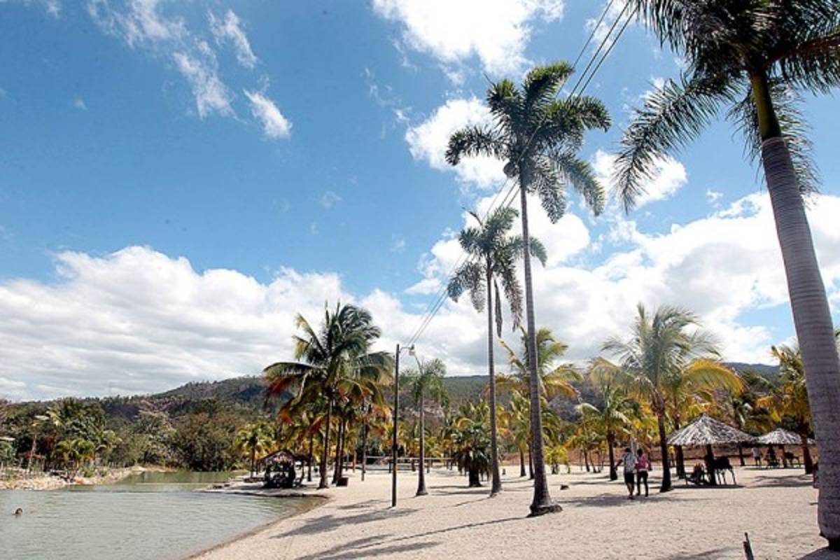 Una playa creada por el hombre
