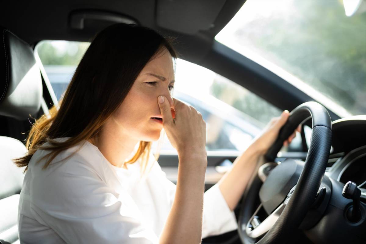Cómo combatir los malos olores en tu vehículo