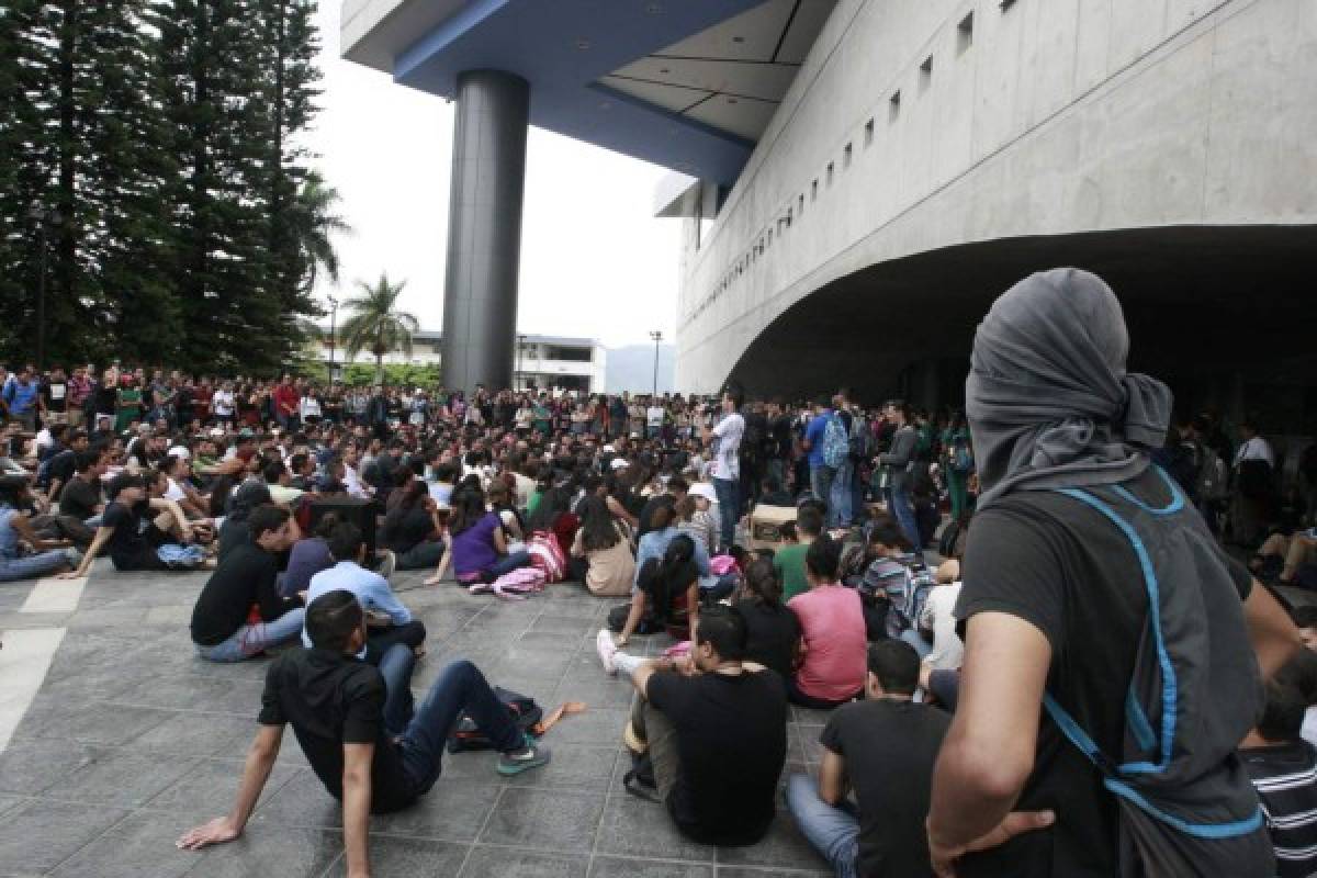 En peligro otra vez el período en la UNAH por protestas estudiantiles
