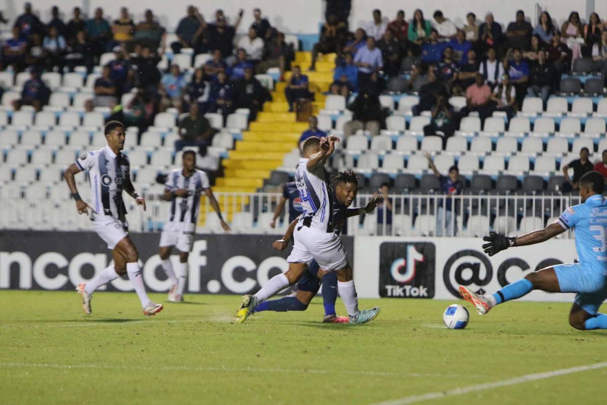 Motagua golea al Tauro de Panamá en la Copa Centroamericana