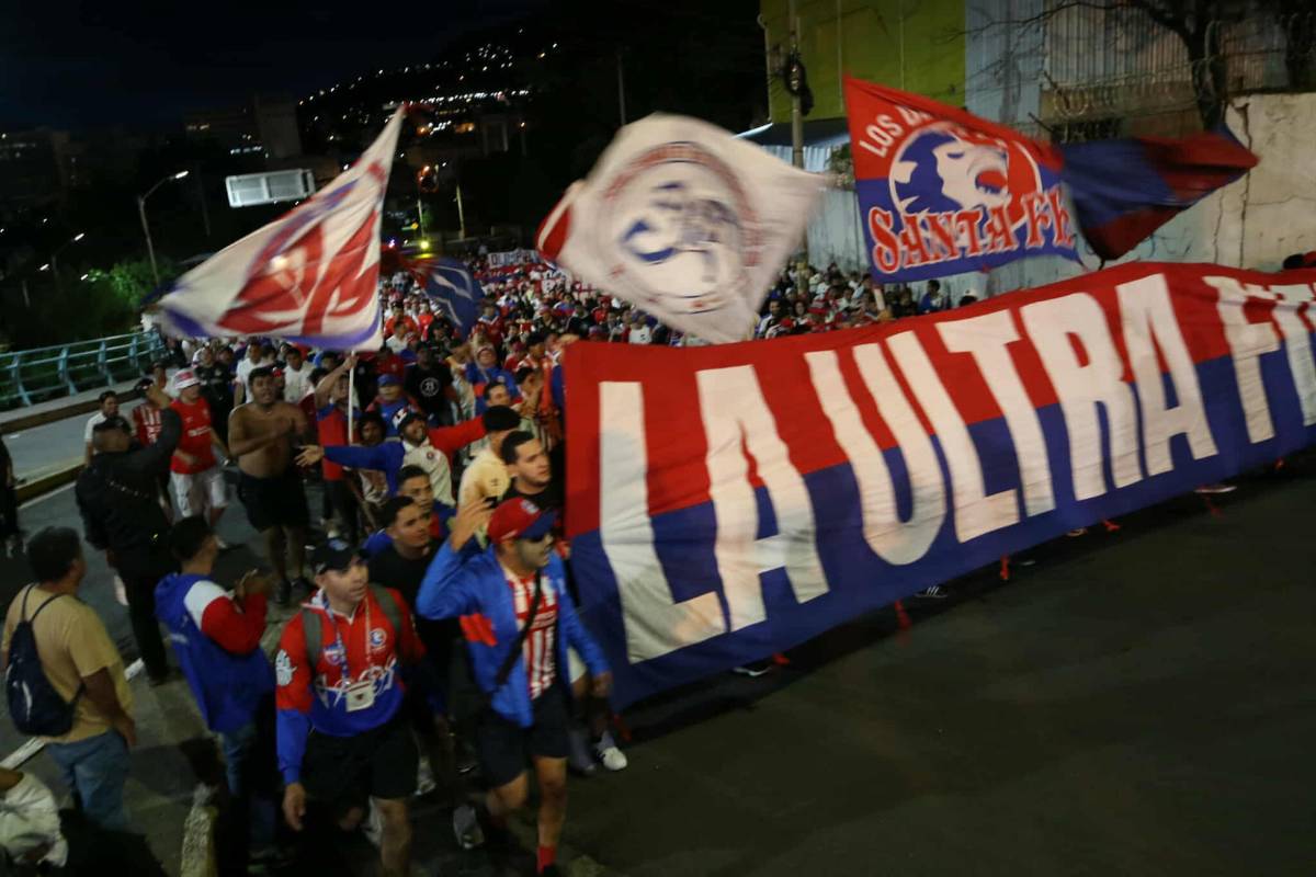 Afición del Xelajú sorprenden en el Nacional, llegada de la Ultra Fiel y la belleza del Olimpia