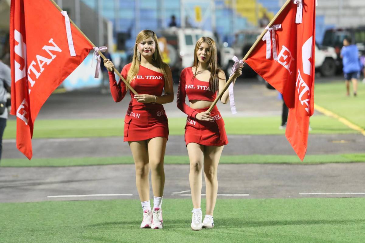 Las bellas chicas que engalanaron en el clásico entre Motagua y Marathón
