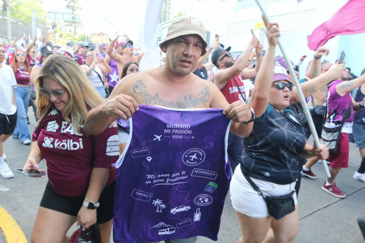 Aficionados del Saprissa sorprenden en su llegada para partido ante Olimpia