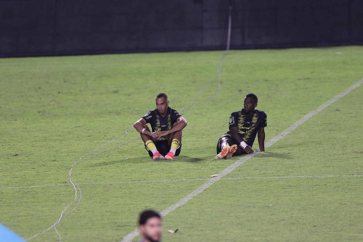 La tristeza de Real España luego de perder la final ante el Olimpia