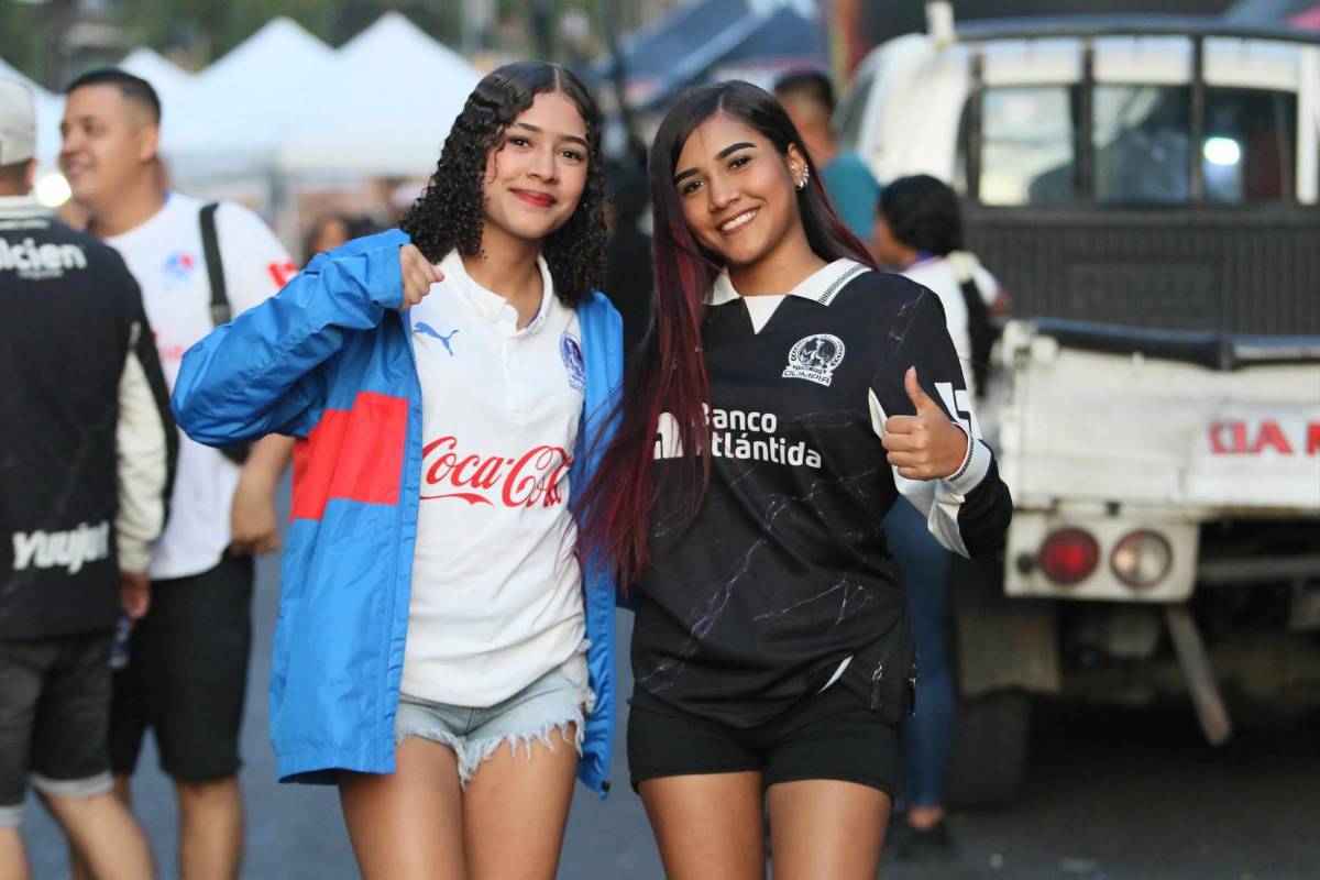 ¡Fue una pasarela! Las bellas chicas que encendieron la previa del Olimpia vs Alajuelense