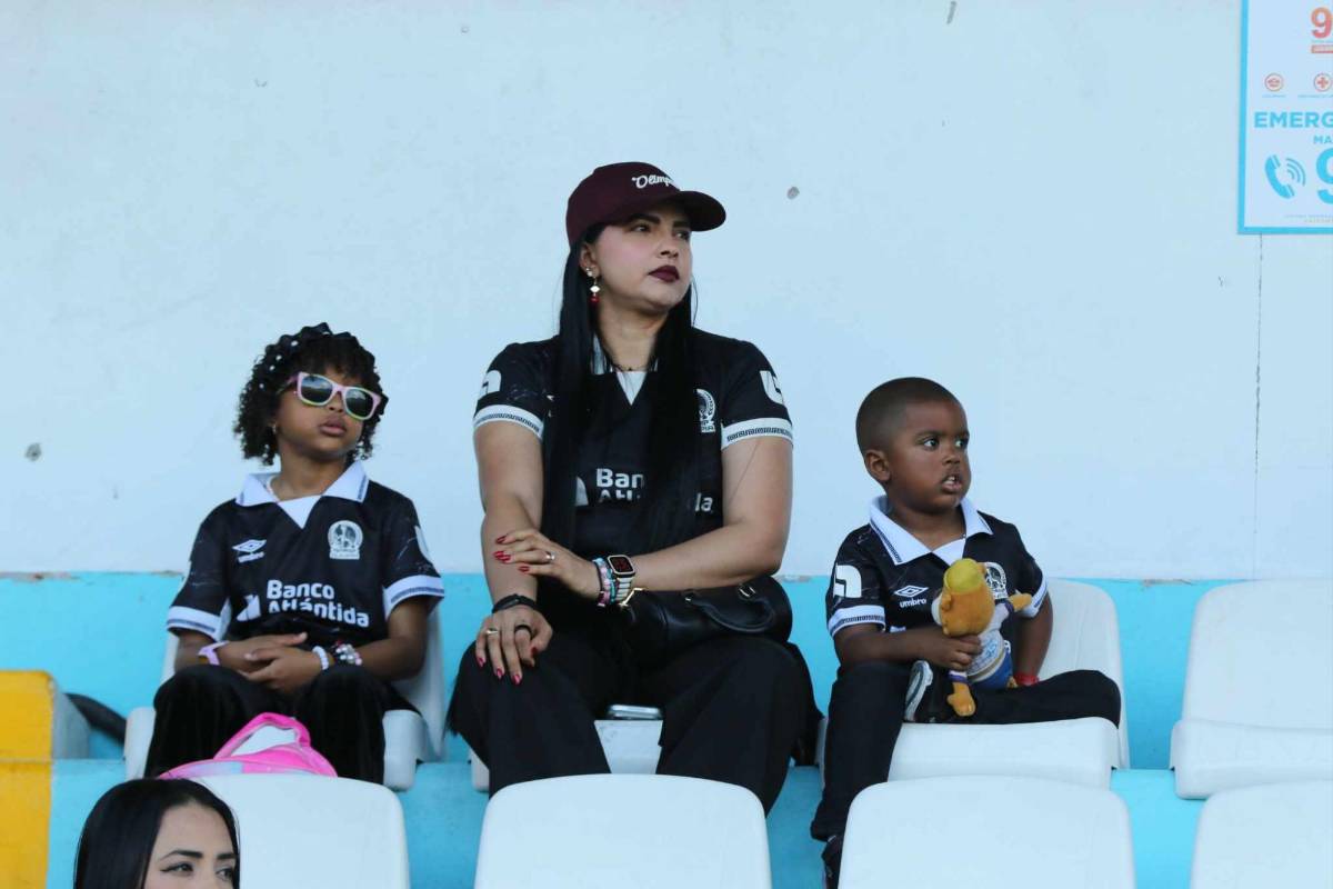 Las bellas chicas que fueron captadas en el Nacional para el Olimpia-Real España