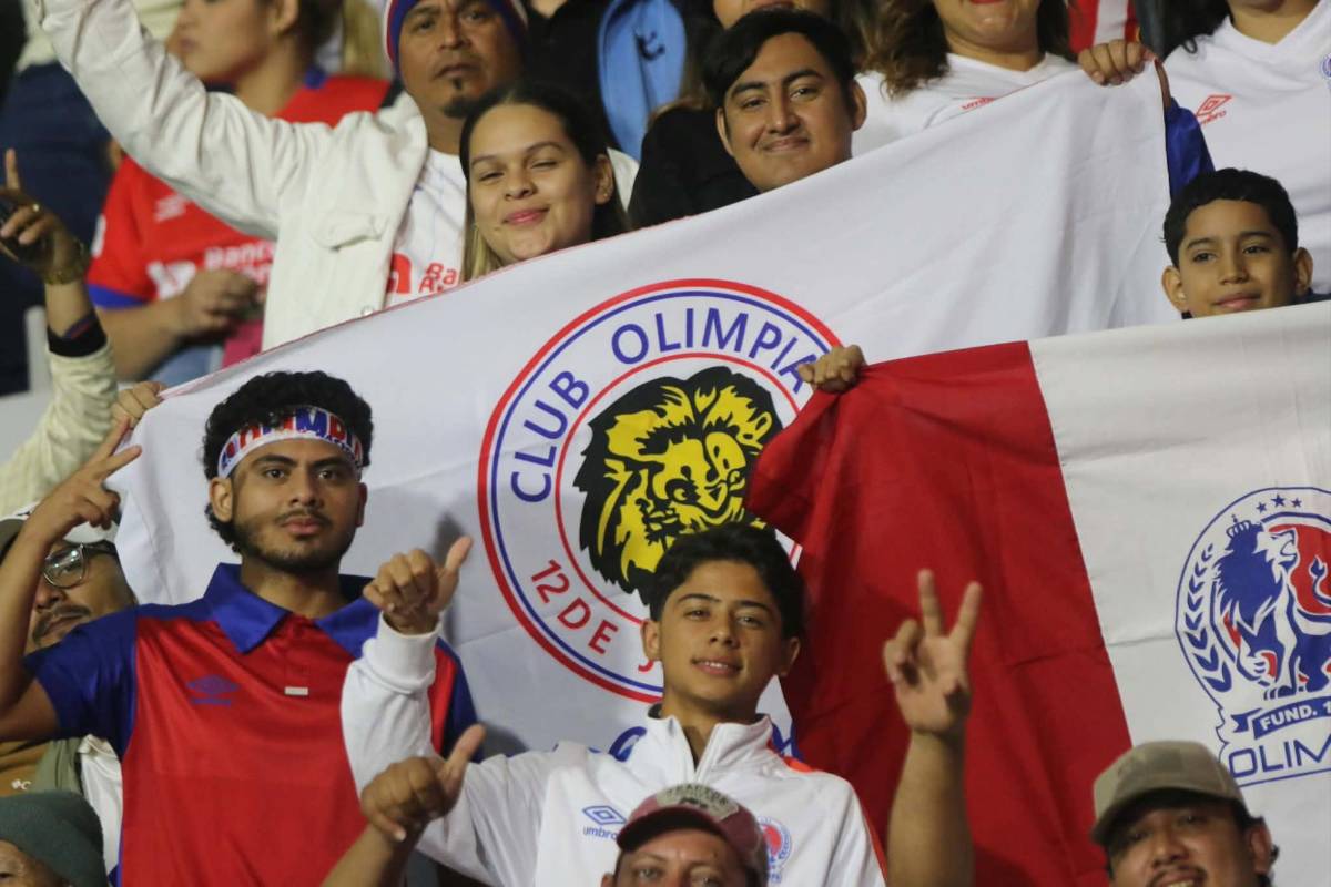 Llenazo en el Nacional y bellas chicas cautivan en semifinal de Olimpia ante Cartaginés