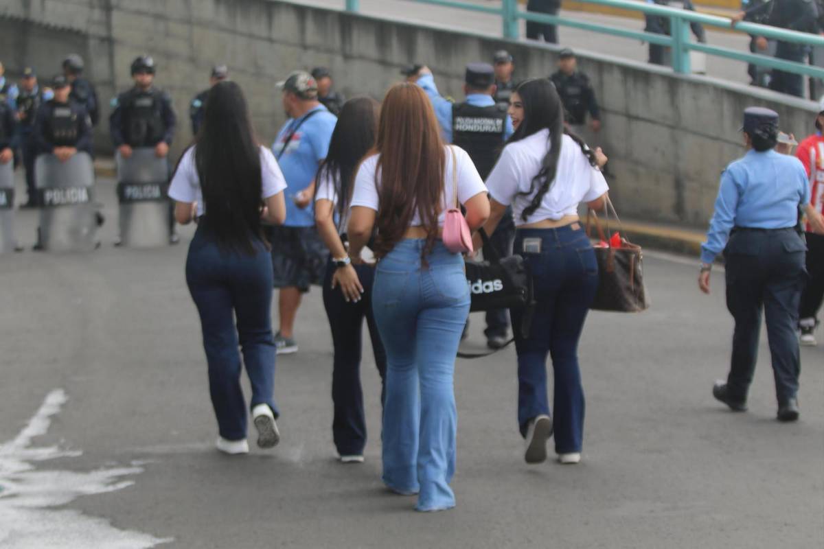 Las bellas chicas que se robaron  miradas en el clásico capitalino entre Motagua y Olimpia