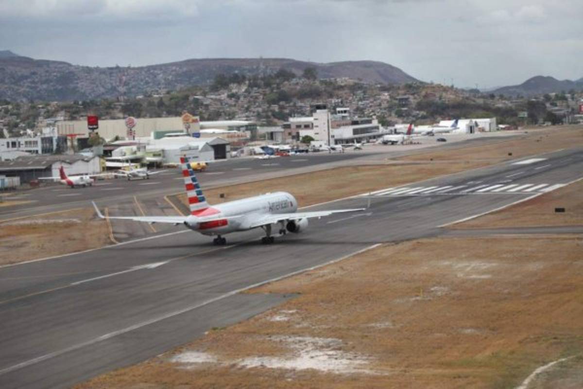 Avión casi se sale de la pista de Toncontín