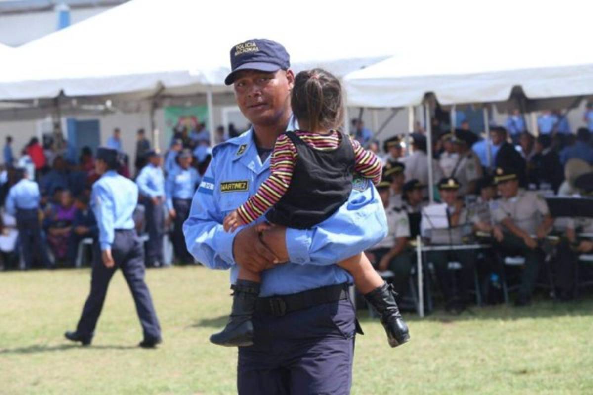 Honduras: Casi mil nuevos agentes se integran a Policía Nacional