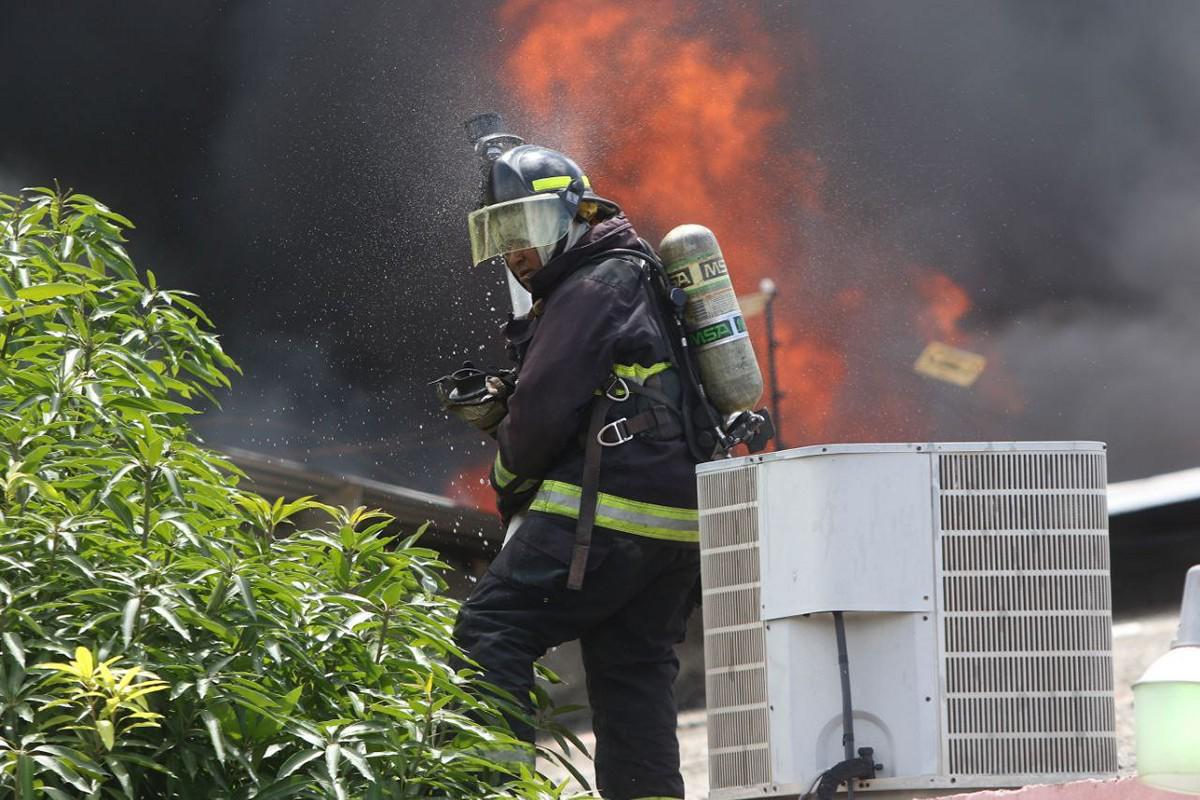 Los momentos más impactantes del incendio de gran magnitud en El Prado Los momentos más impactantes del incendio de gran magnitud en El Prado