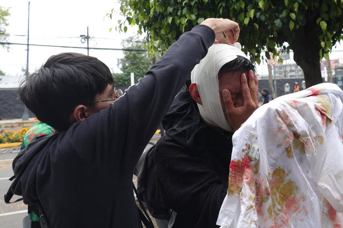 La jornada inaugural del Mundial en México deja 19 detenidos y 11 policías heridos